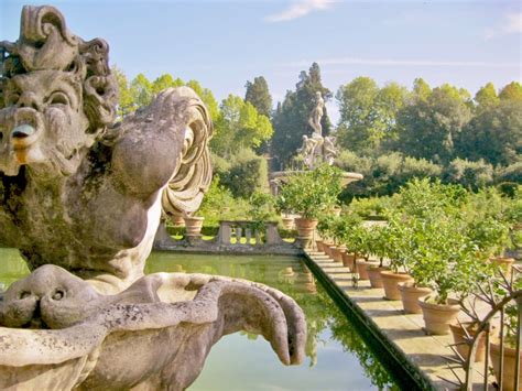 sfilata gianni versace a firenze giardino di boboli video|Io, Gianni E La Farfalla .